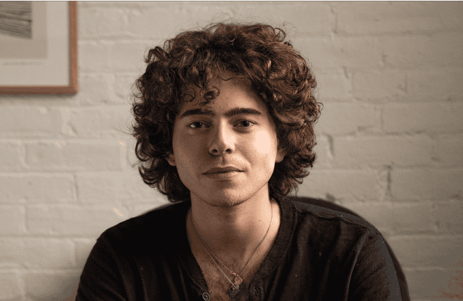 动物拯救新风潮:Jorgie猴与老鹰晋升Meme界新星