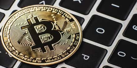 比特币：重塑信任机制的机械力量