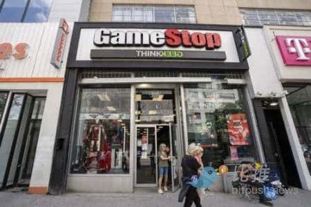 GameStop 创始人与 Saylor 合影，传美股老将或将涉足加密货币领域