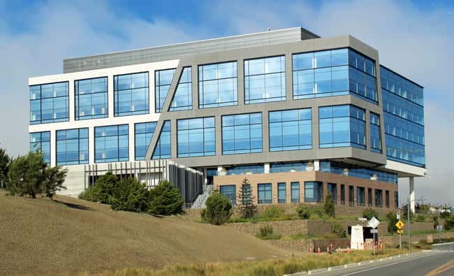 Stripe引领未来商潮：AI携稳定币重塑金融，首推稳币账户+加密支付卡