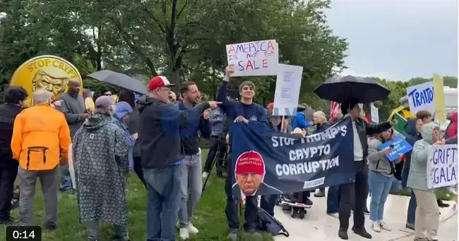 天价晚宴券震动币圈政坛：特朗普加密盛宴揭秘！