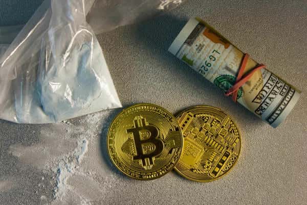 惊呆！缉毒局靠“洗钱”炒股，竟成华尔街最强黑马？