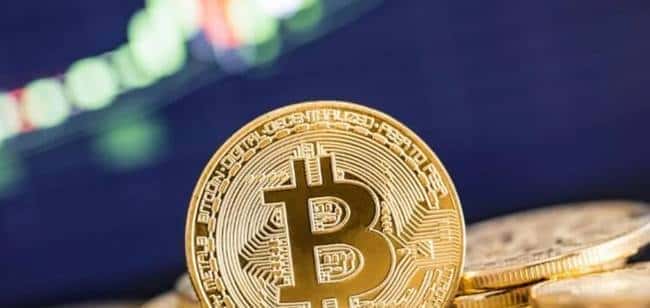 比特币多空激战，ETH交易所存量降至18个月新低，币胜团预测突破行情一触即发