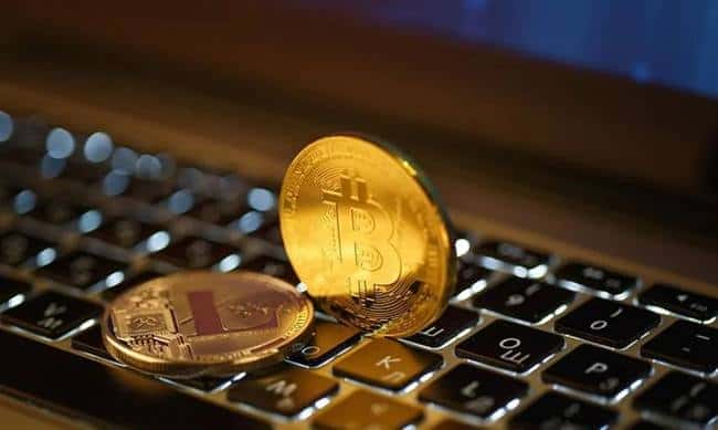 比特币9.9万套牢盘警报拉响,ETH2800成关键生死线,历史或将重演?