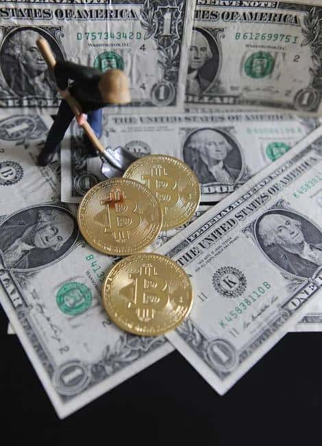 年轻人币圈狂欢，重演当年iPhone4抢购韭菜潮！