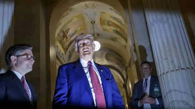 特朗普币晚宴丑闻：权力与金钱的珠峰之巅！