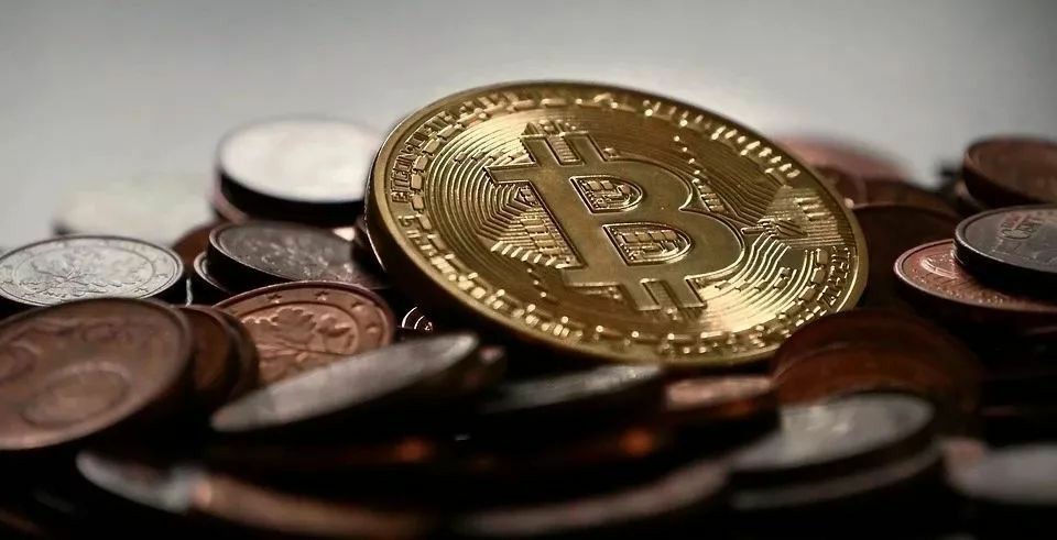 #山寨季狂欢：比特币市占率下滑，山寨币总市值飙升