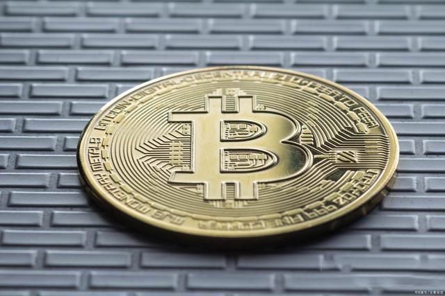 以太坊联合创始人清仓，币圈巨鲸40倍杠杆押注比特币，市场风向如何？