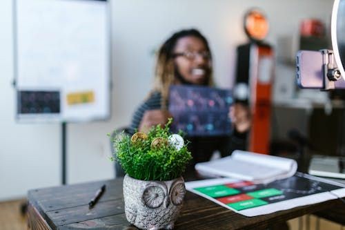 币圈黑色童话：凉兮逆袭与幸存者的游戏