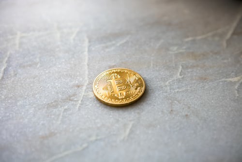 比特币突破60,000美元引领山寨币强劲反弹