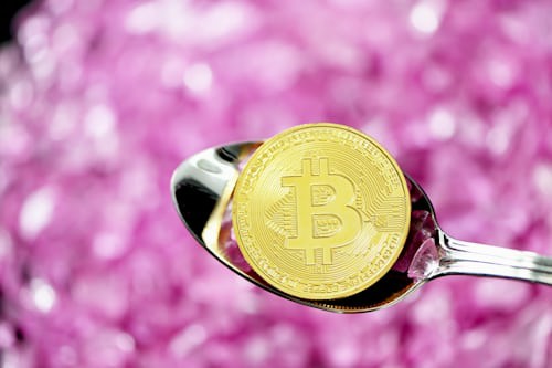 People币价格突破前兆：支撑强劲，三角形整理待突破