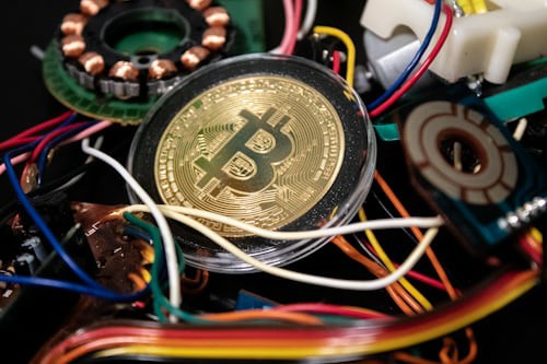 美国比特币ETF持仓逼近中本聪，持仓量已达其83%