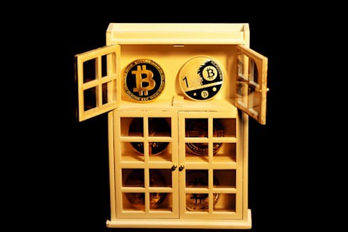 Pi币社区投票引热议：斯坦福魔术师的空气币奇迹与币圈启示录