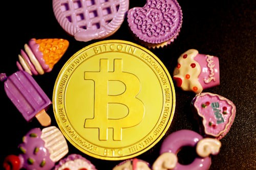 大学生买SHIB赚北京首付:投资虚拟货币需谨慎