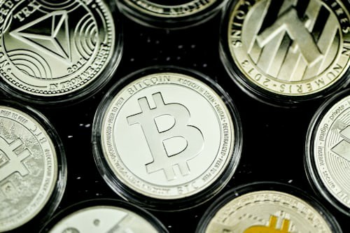 4种加密货币将暴涨：布局FLR、LDO、LINK、HYPE时机到来